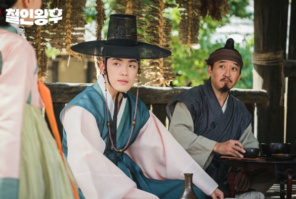 Кадр из дорамы Королева Чорин