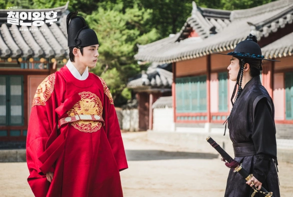 Кадр из дорамы Королева Чорин