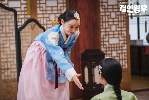 Кадр из дорамы Королева Чорин