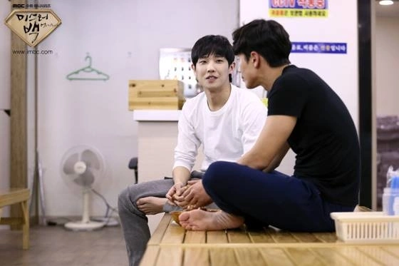 Кадр из дорамы Мистер Бэк