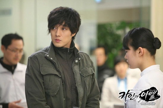 Кадр из дорамы Каин и Авель