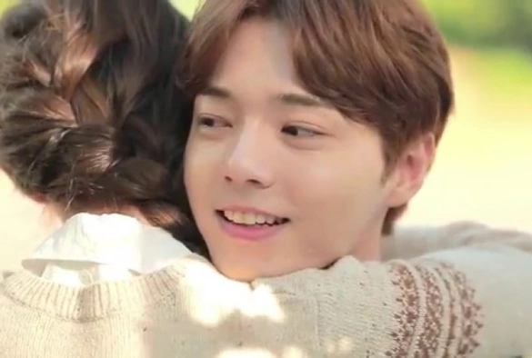 Кадр из дорамы Ей 200 лет