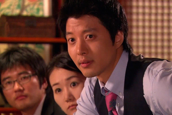 Кадр из дорамы Когда наступает ночь