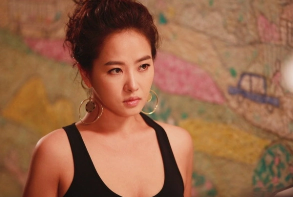 Кадр из дорамы Когда наступает ночь