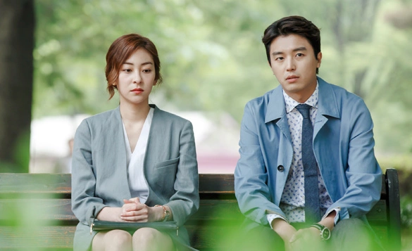 Кадр из дорамы Влюбленный адвокат по разводам