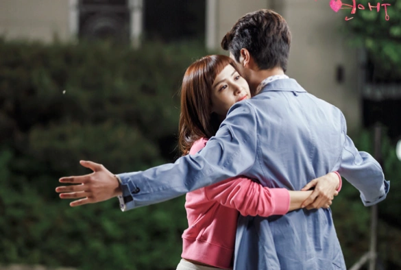 Кадр из дорамы Влюбленный адвокат по разводам