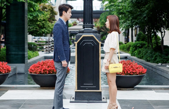 Кадр из дорамы Влюбленный адвокат по разводам