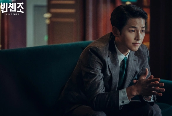 Кадр из дорамы Винченцо