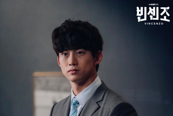 Кадр из дорамы Винченцо