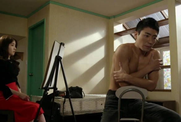 Кадр из дорамы Обнажённый пожарный