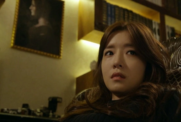 Кадр из дорамы Обнажённый пожарный