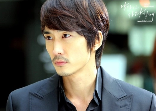 Кадр из дорамы Когда мужчина любит