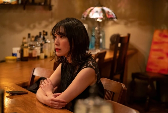 Кадр из дорамы Бар трёх звезд в Ниси-Огикубо