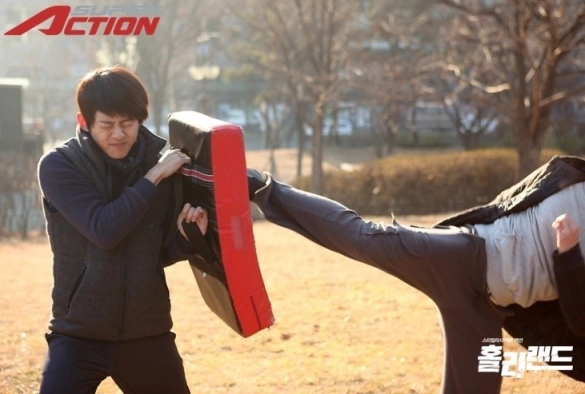 Кадр из дорамы Священная земля