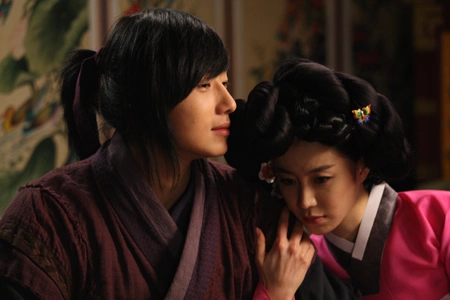 Кадр из дорамы Возвращение Иль Чжи Мэ