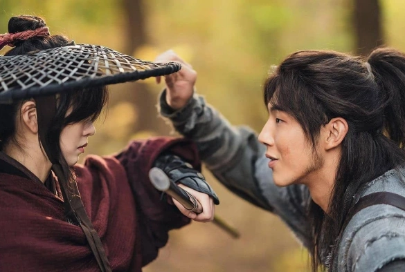 Кадр из дорамы Река, где восходит Луна