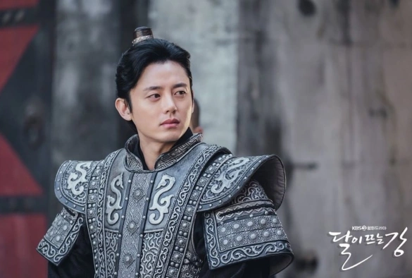 Кадр из дорамы Река, где восходит Луна