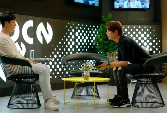 Кадр из дорамы Разыскивается