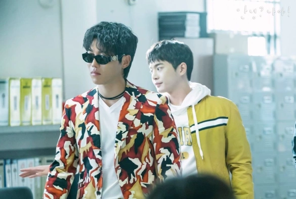 Кадр из дорамы Привет? Это я!