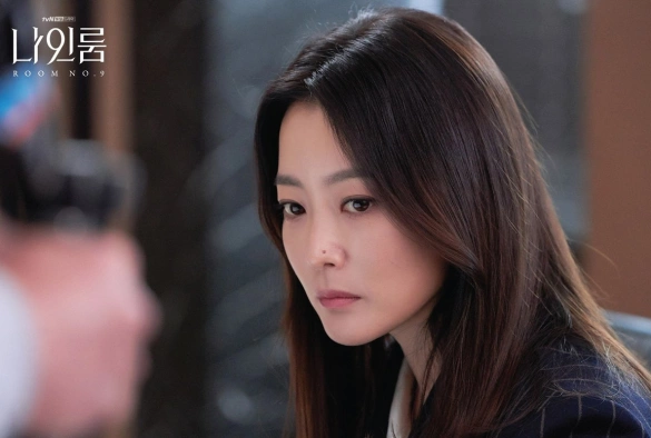 Кадр из дорамы Комната №9