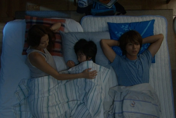 Кадр из дорамы Обнажённое лето