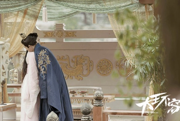 Кадр из дорамы Трудно быть императором