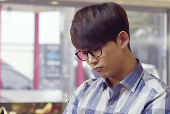 Кадр из дорамы Касаясь тебя