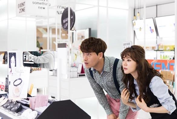 Кадр из дорамы Касаясь тебя