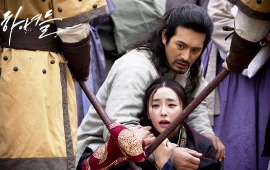 Кадр из дорамы Прислуга