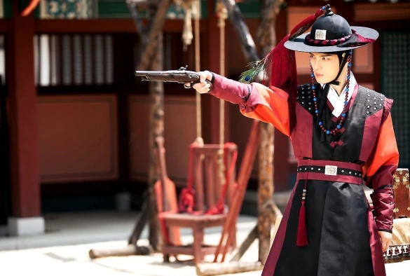 Кадр из дорамы Путешествие во времени доктора Джина