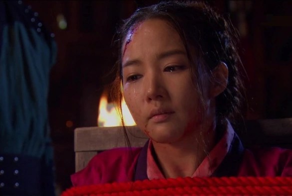 Кадр из дорамы Путешествие во времени доктора Джина