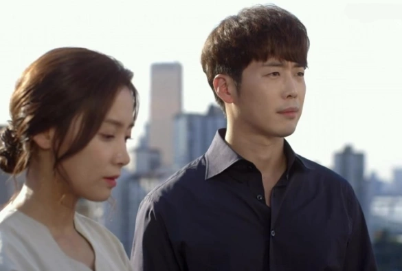 Кадр из дорамы О ней