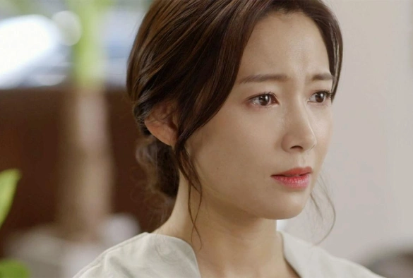 Кадр из дорамы О ней