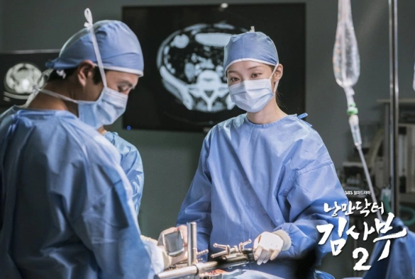 Кадр из дорамы Учитель Ким — доктор-романтик 2 сезон