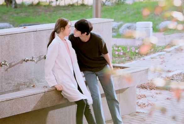 Кадр из дорамы Учитель Ким — доктор-романтик 2 сезон