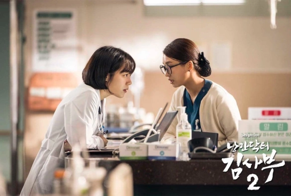 Кадр из дорамы Учитель Ким — доктор-романтик 2 сезон