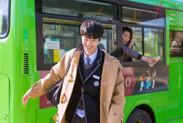 Кадр из дорамы Ты заставляешь меня танцевать