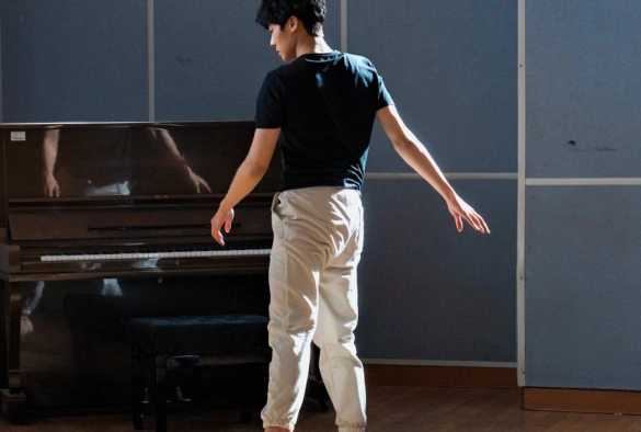 Кадр из дорамы Ты заставляешь меня танцевать