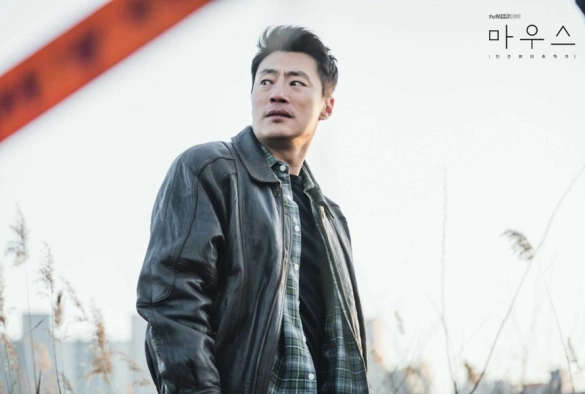 Кадр из дорамы Мышь