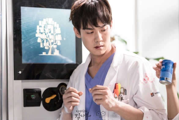 Кадр из дорамы Учитель Ким — доктор-романтик