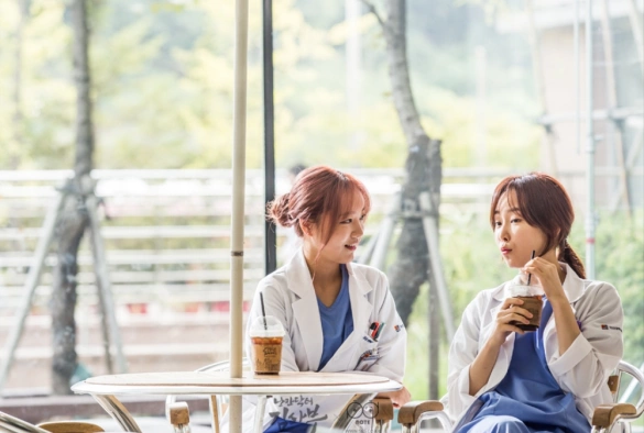 Кадр из дорамы Учитель Ким — доктор-романтик