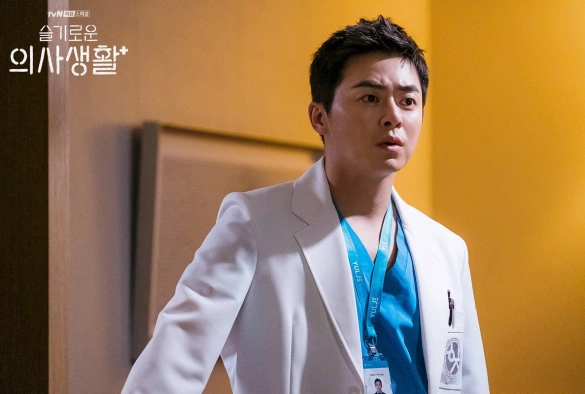 Кадр из дорамы Мудрая жизнь в больнице 1 сезон