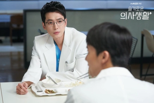 Кадр из дорамы Мудрая жизнь в больнице 1 сезон