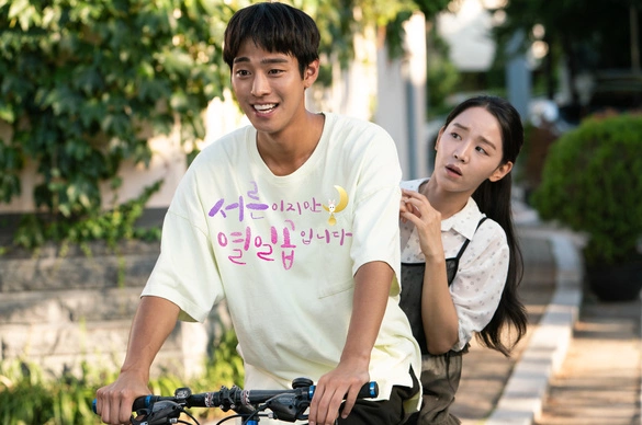 Кадр из дорамы Тридцать, но семнадцать