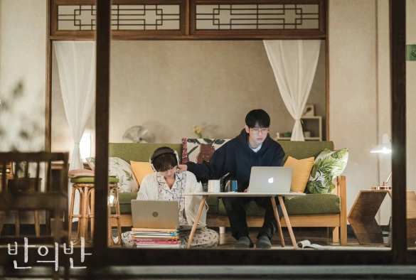 Кадр из дорамы Половина от половины