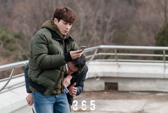 Кадр из дорамы 365: Год победы над судьбой