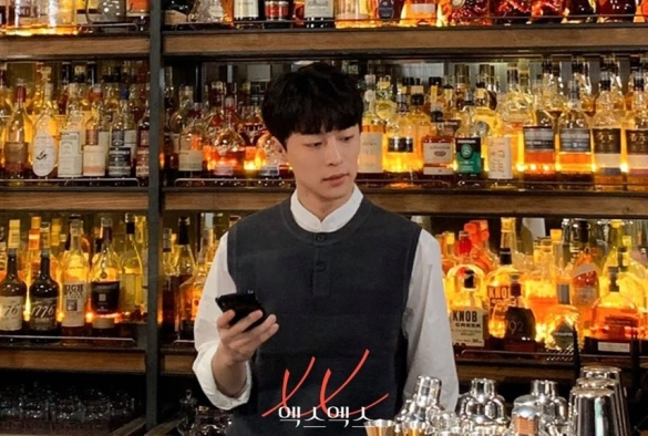 Кадр из дорамы XX