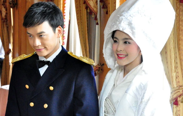 Кадр из дорамы Закат над Чаопрайя