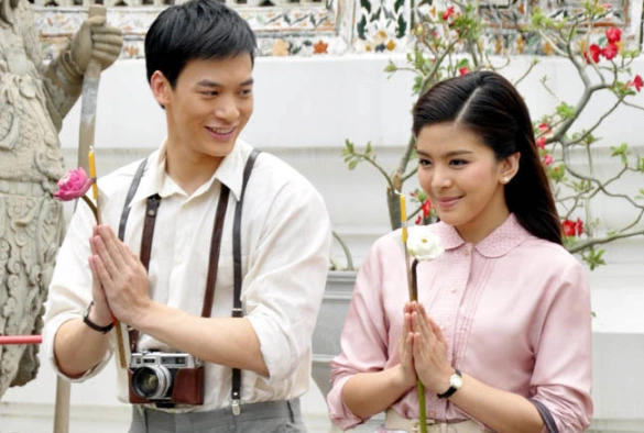 Кадр из дорамы Закат над Чаопрайя