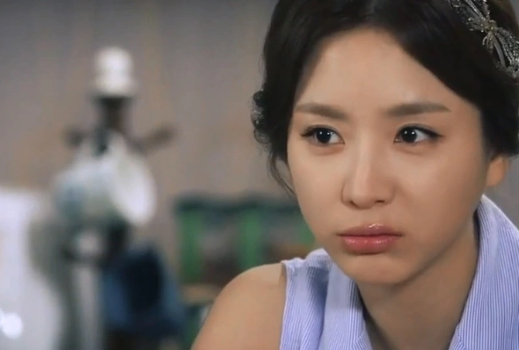 Кадр из дорамы Башня иллюзий